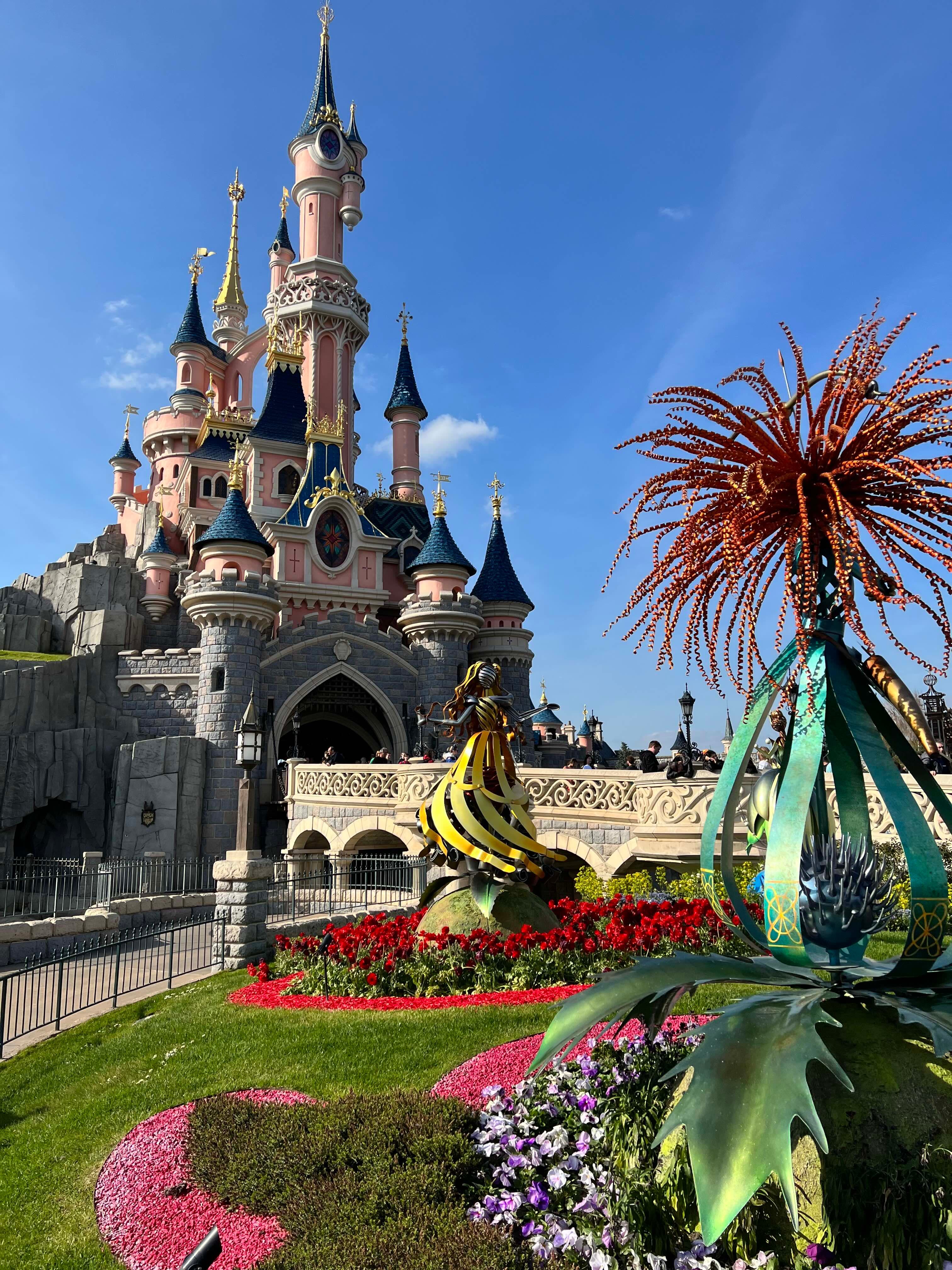 luchshee-vremya-dlya-posesheniya-parizhskogo-disnejlenda-2026-pogoda-po-sezonam-i-kogda-ehat-turistam-iz-rossii-illustration